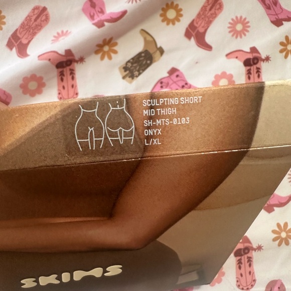 MOVING SALE | Skims Sculpting Shorts - Picture 3 of 4